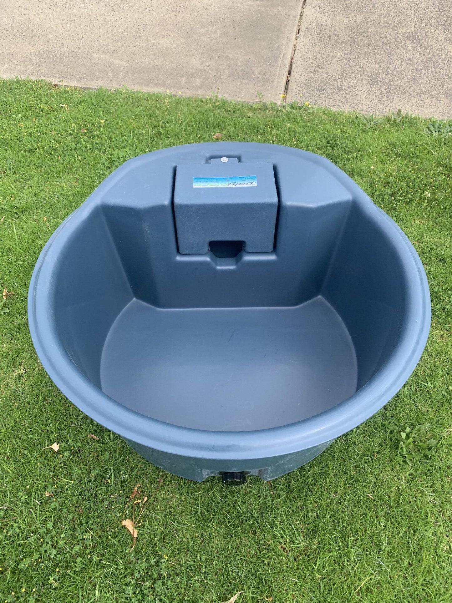 TROUGH POLY ROUND 220L & FLOAT COVER POLY PLACE