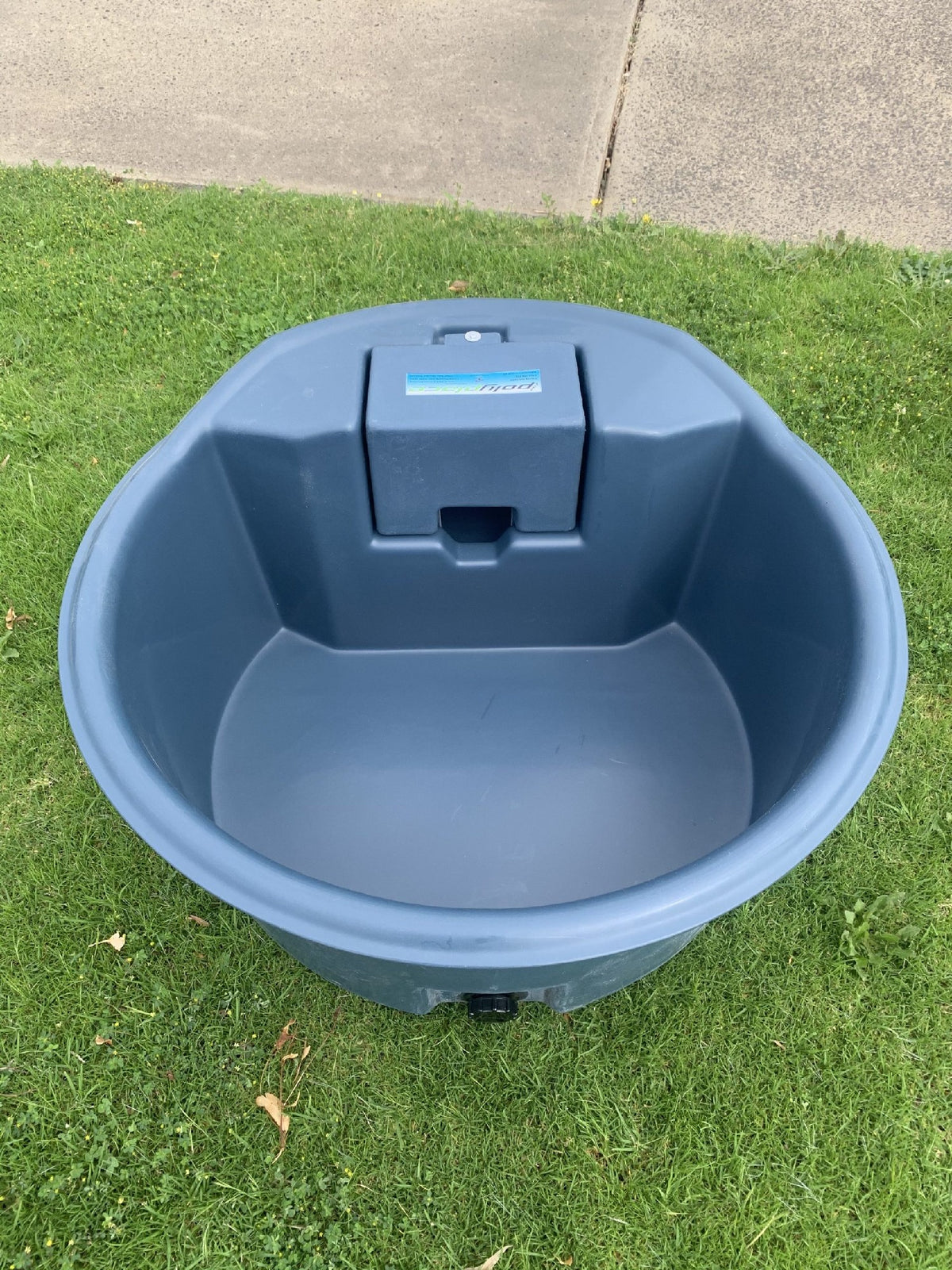 TROUGH POLY ROUND 220L & FLOAT COVER POLY PLACE